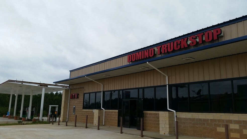 More Photos Of 22263 US Highway 59 N, Queen City Service Station For Sale