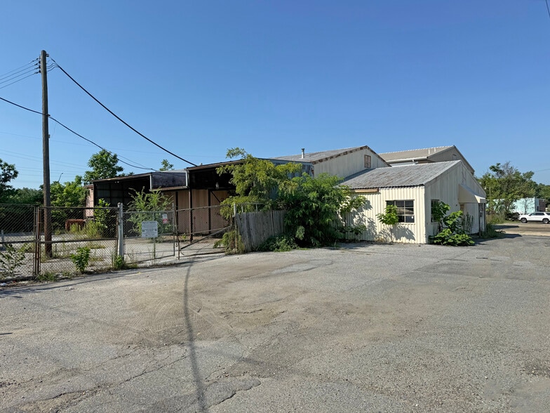 More Photos Of 5815 Arbor St, Hyattsville Warehouse For Sale