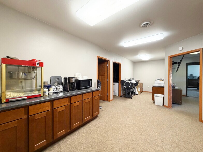 More Photos Of 359 Elm st, New Auburn Freestanding For Sale