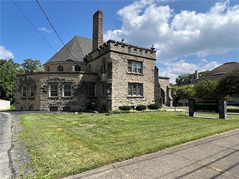 More Photos Of 1205 Elm St, Youngstown Religious Facility For Sale