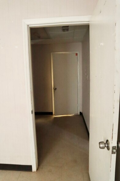 More Photos Of 3224 Industrial Dr, Wichita Falls Manufacturing For Lease