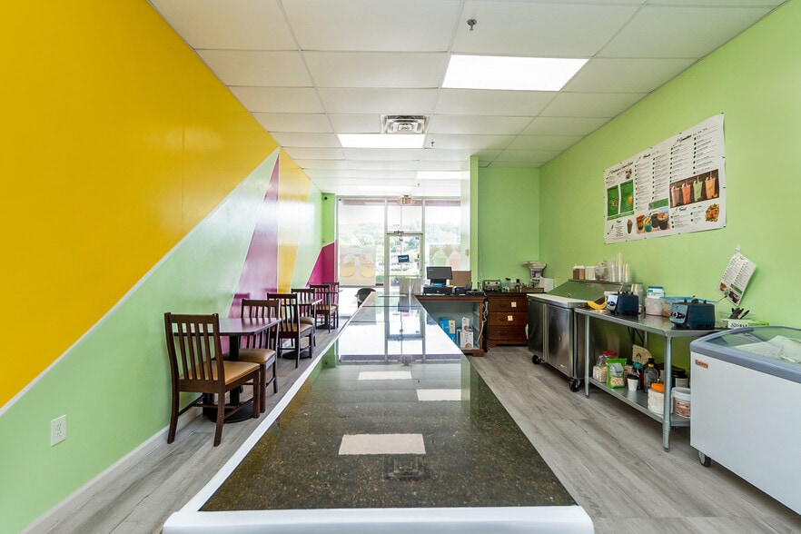 More Photos Of 3411 Lincoln Hwy, Thorndale Storefront For Sale