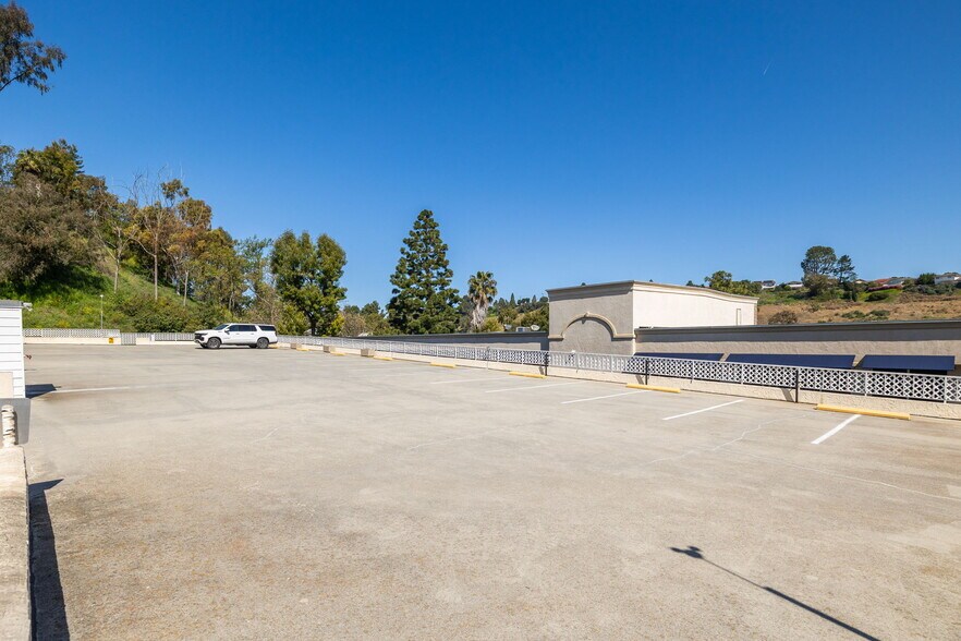 More Photos Of 827 Deep Valley Dr, Rolling Hills Estates Medical For Sale