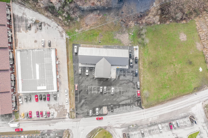 More Photos Of 182 Roy Campbell Dr, Hazard Medical For Sale