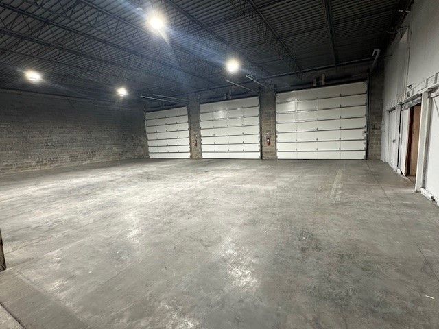 More Photos Of 238 Globe St, Radcliff Distribution For Lease