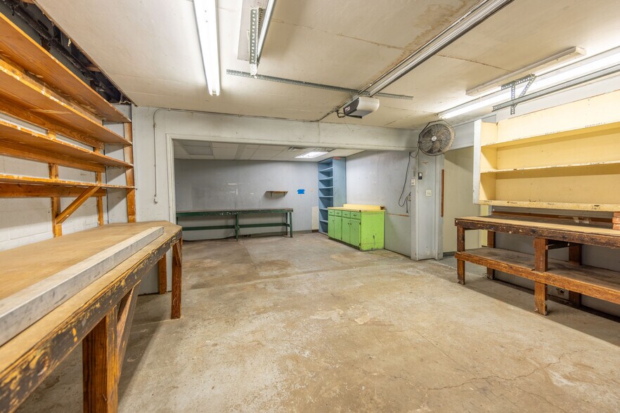 More Photos Of 115 W Burleson St, Wharton Restaurant For Sale