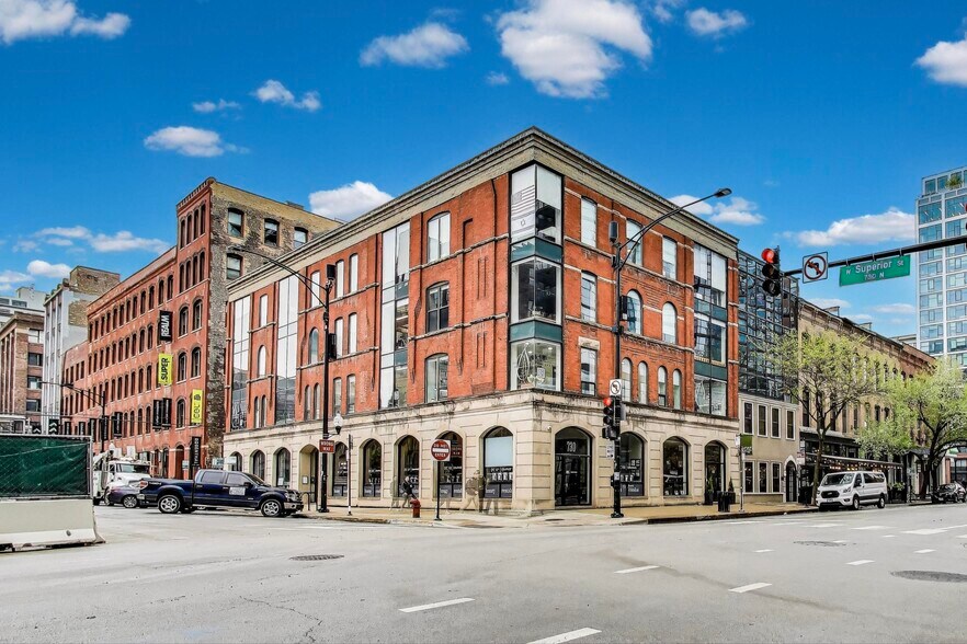 Primary Photo Of 730 N Wells St, Chicago Medical For Sale