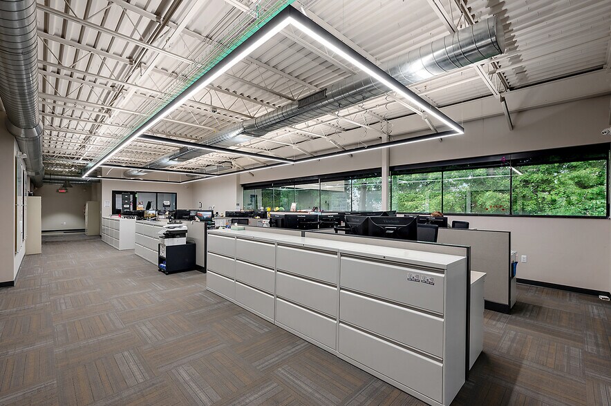 More Photos Of 43750 Garfield Rd, Clinton Township Office For Lease