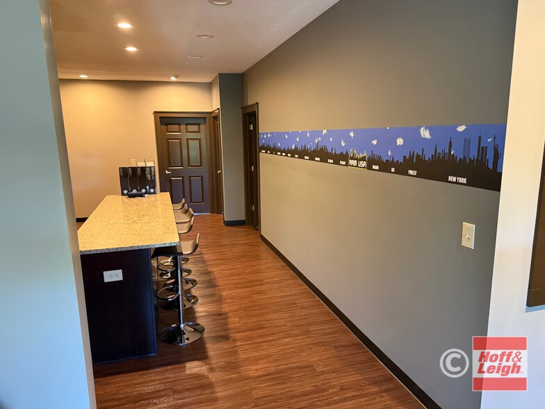 More Photos Of 1680 Industrial Pky, Brunswick Office For Sale