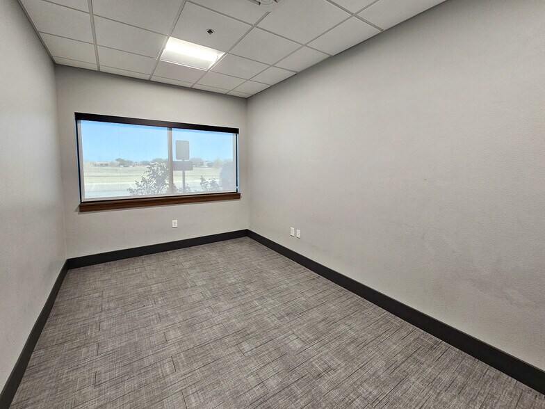 More Photos Of 6450 Central Park Blvd, Abilene Medical For Lease