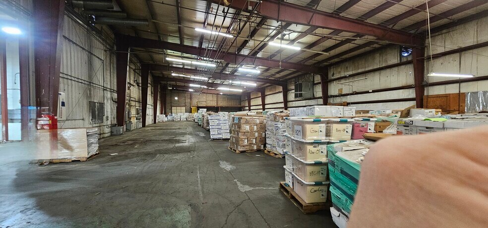 More Photos Of 1 Hampshire Dr, Milford Manufacturing For Lease