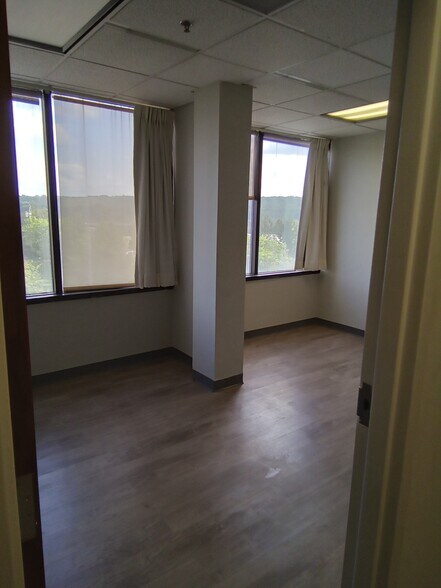 More Photos Of 15 Matthews St, Goshen Office For Sale