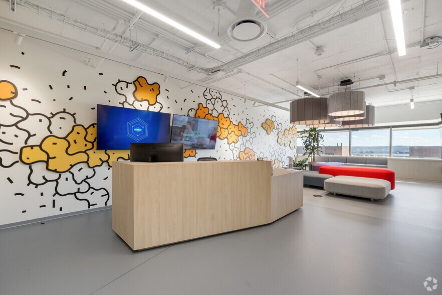 More Photos Of 1550 Crystal Dr, Arlington Office For Lease