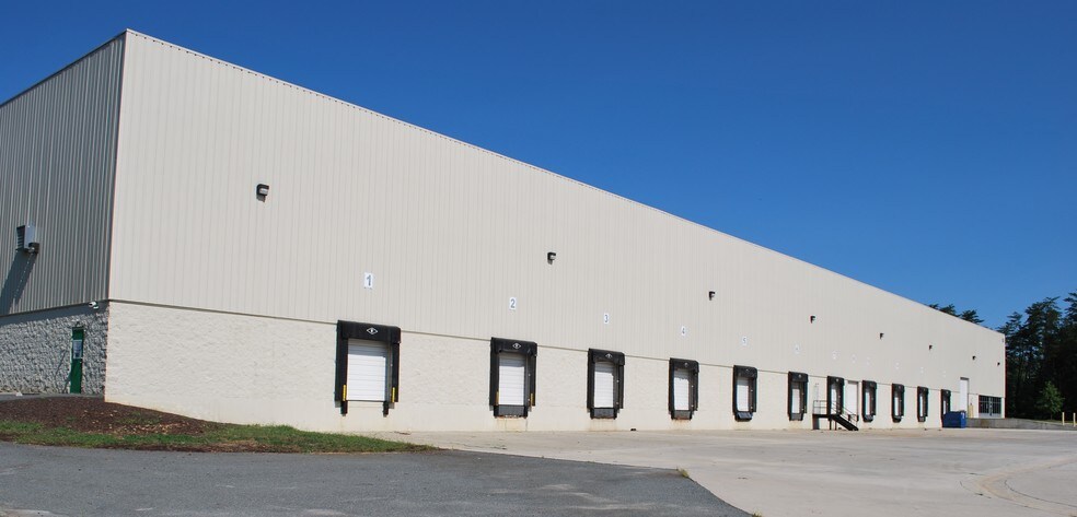 More Photos Of 8520 Jamison Ln, Fredericksburg Warehouse For Lease