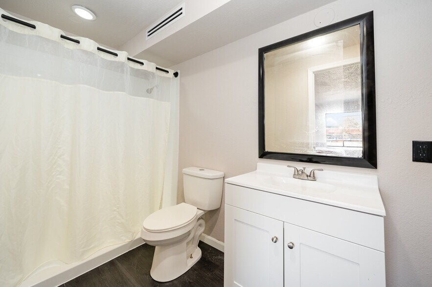 More Photos Of 325 US Highway 70 SW, Hickory Hotel For Sale