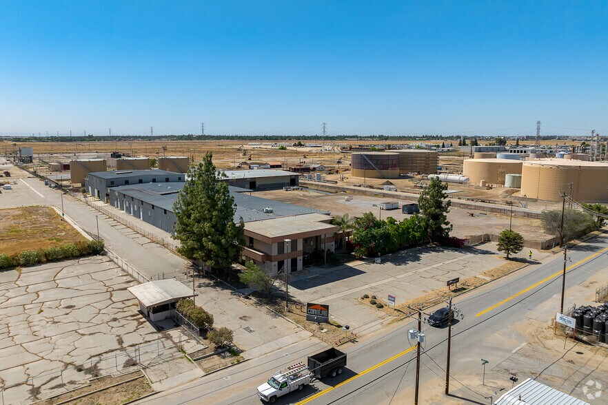 More Photos Of 3801 Standard St, Bakersfield Manufacturing For Lease