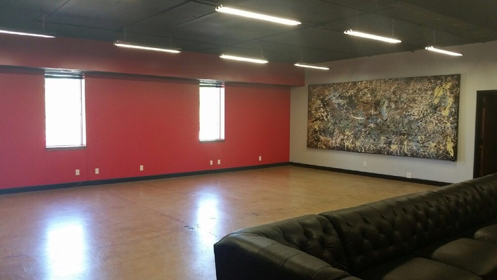 More Photos Of 6770 N 43rd St, Milwaukee Industrial For Sale
