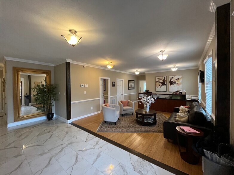 More Photos Of 744 Thimble Shoals Blvd, Newport News Medical For Sale