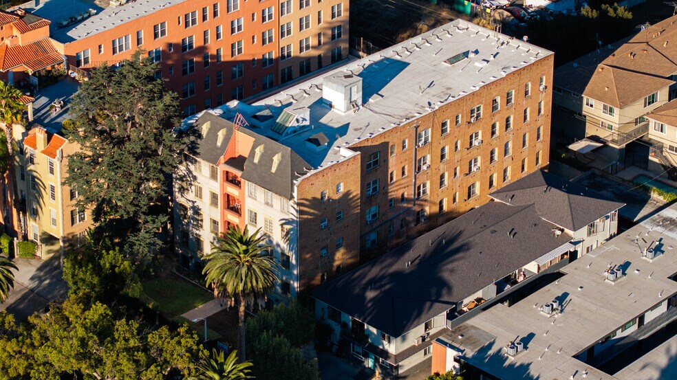 More Photos Of 1848 N Gramercy Pl, Hollywood Apartments For Sale