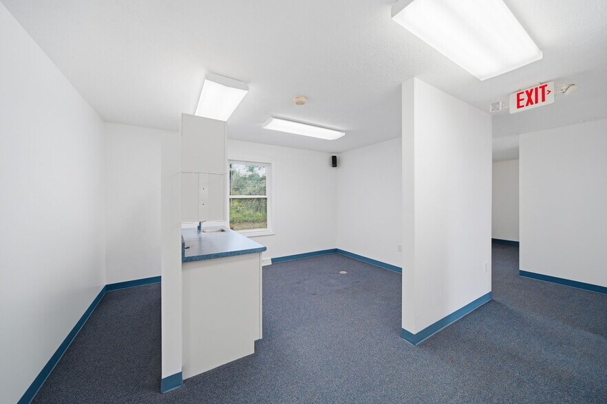 More Photos Of 3165 County Farm Rd, Jackson Storefront Retail Office For Sale