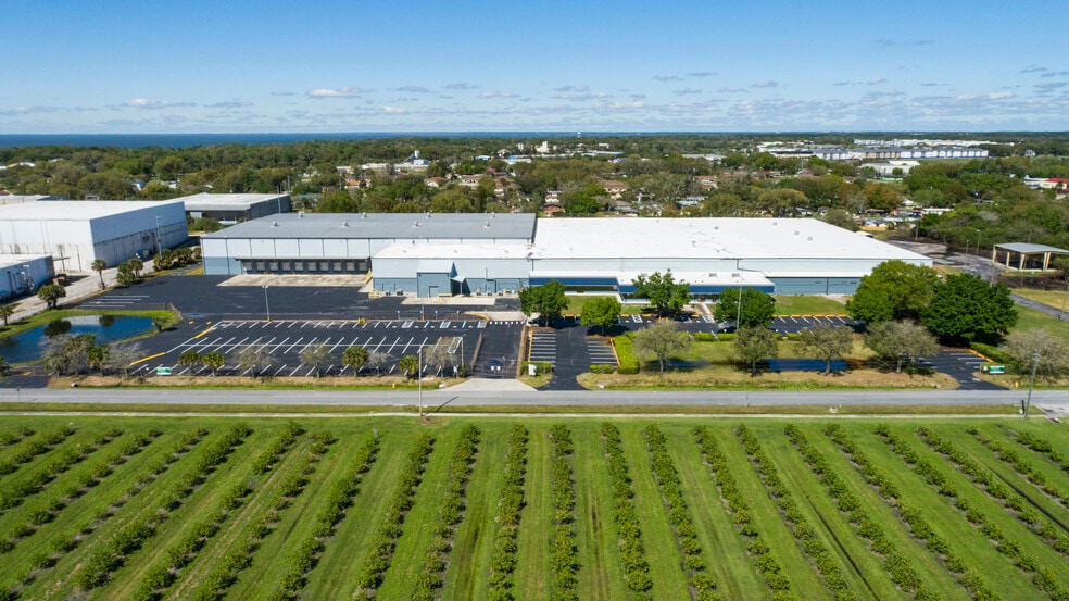 More Photos Of 851 E Maple St, Winter Garden Manufacturing For Lease