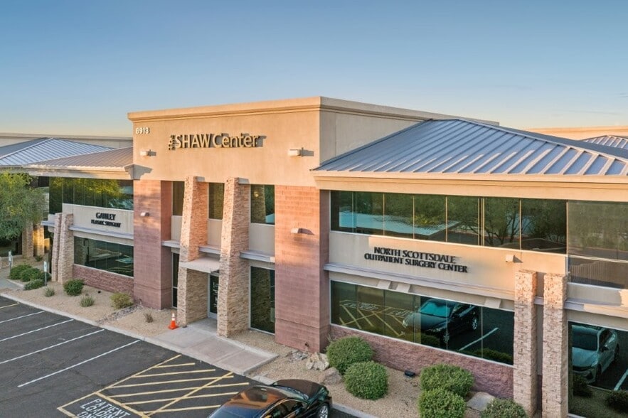 More Photos Of 8913 E Bell Rd, Scottsdale Office For Sale