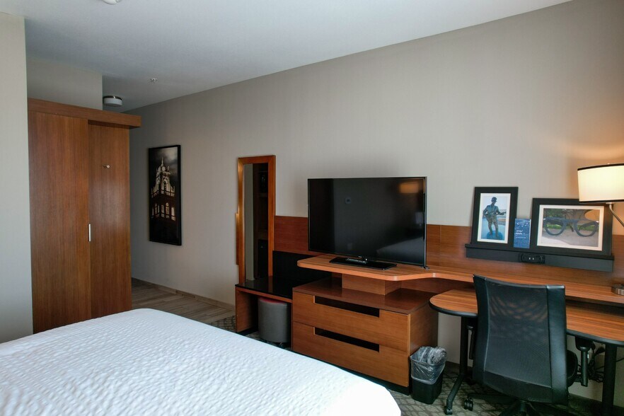 More Photos Of 6435 50th St, Lubbock Hotel For Sale
