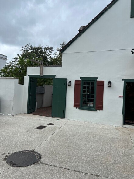 More Photos Of 18 Saint George St, Saint Augustine Storefront For Lease