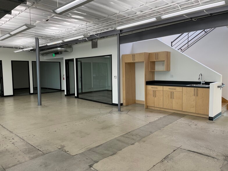 More Photos Of 3185-3189 Pullman St, Costa Mesa Office For Sale