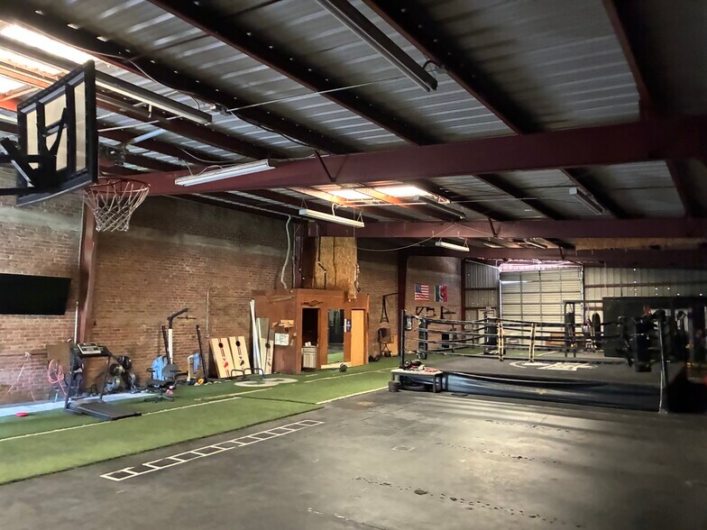 More Photos Of 110 S Main St, Lodi Warehouse For Sale