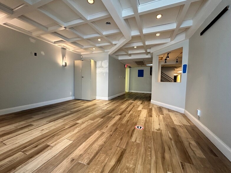 More Photos Of 2055 Liberty St, Hollywood Service For Sale