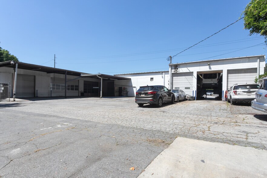 More Photos Of 2849 S Cobb Dr SE, Smyrna Freestanding For Lease