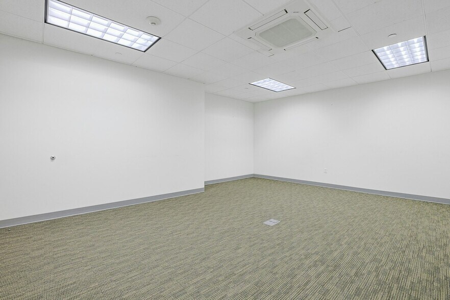 More Photos Of 31 W Broad St, Haverstraw Office For Lease