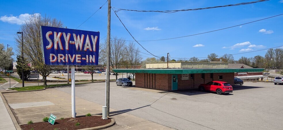 Primary Photo Of 2781 W Market St, Akron Restaurant For Sale