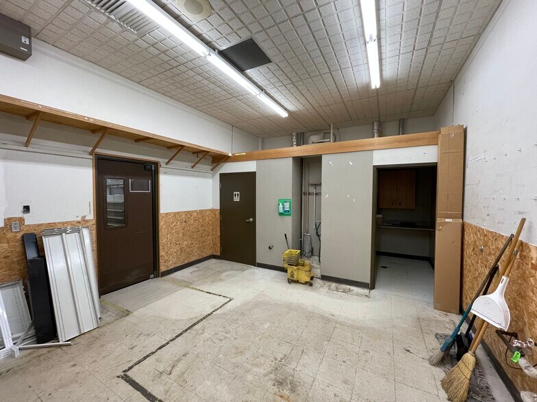 More Photos Of 11 E Division St, Sparta Drugstore For Sale