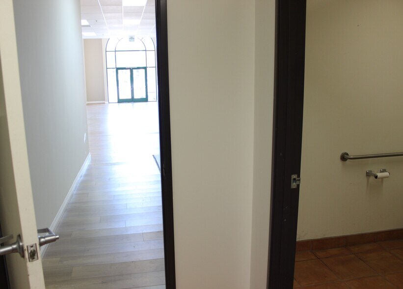 More Photos Of 5524-5528 Sepulveda Blvd, Culver City Storefront For Lease