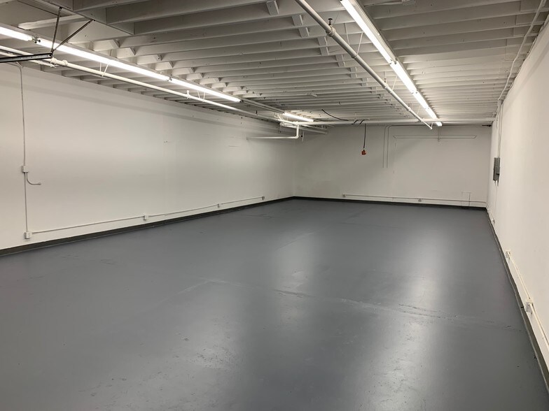 More Photos Of 936-938 S Amphlett Blvd, San Mateo Warehouse For Lease