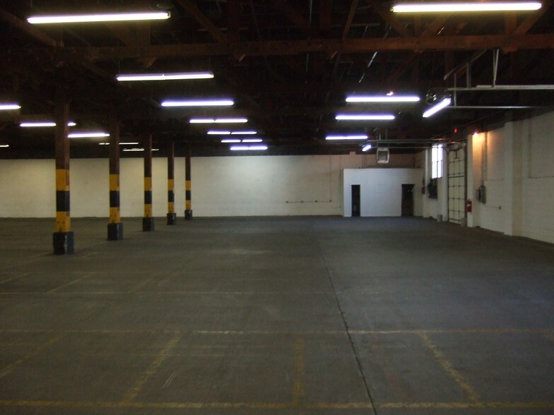 More Photos Of 7215 SW Topeka Blvd., Bldg. 2703, Topeka, KS 66619, Topeka Warehouse For Lease