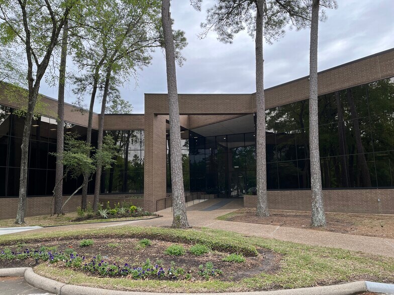 More Photos Of 600 Rockmead Dr, Kingwood Unknown For Lease