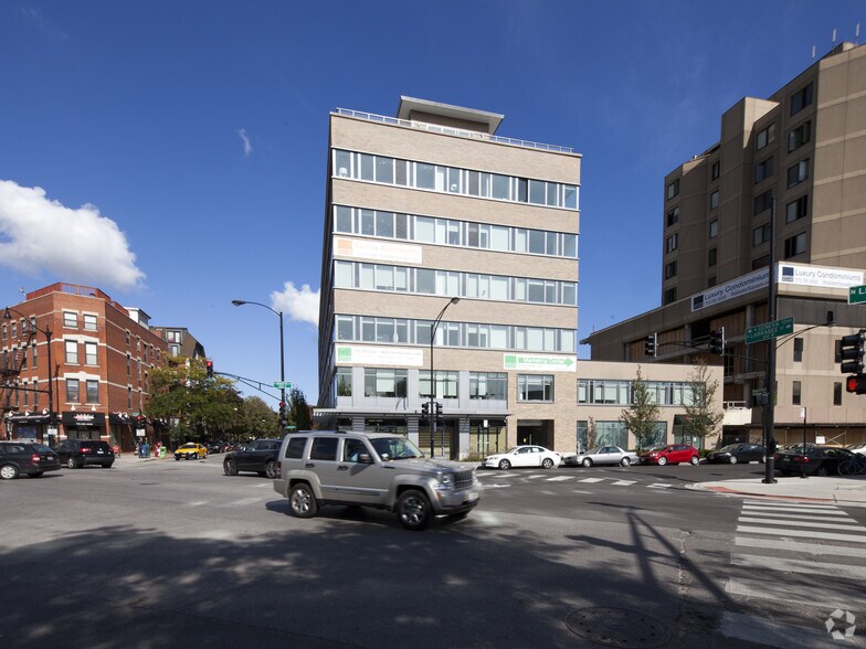 More Photos Of 558 W Webster Ave, Chicago Apartments For Lease