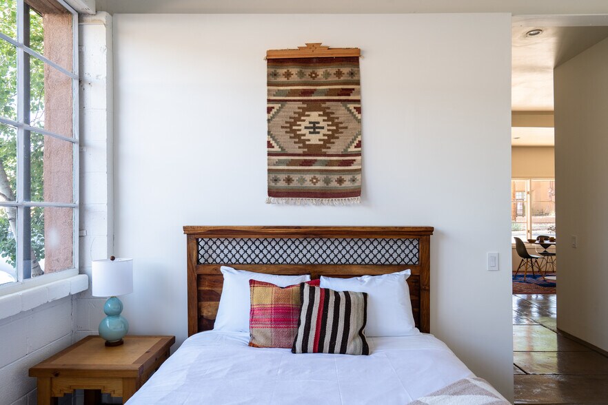 More Photos Of 310 Johnson St, Santa Fe Specialty For Sale