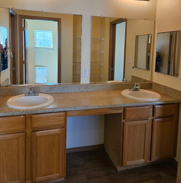 More Photos Of 1000 Diamond Dr, Boerne Apartments For Sale