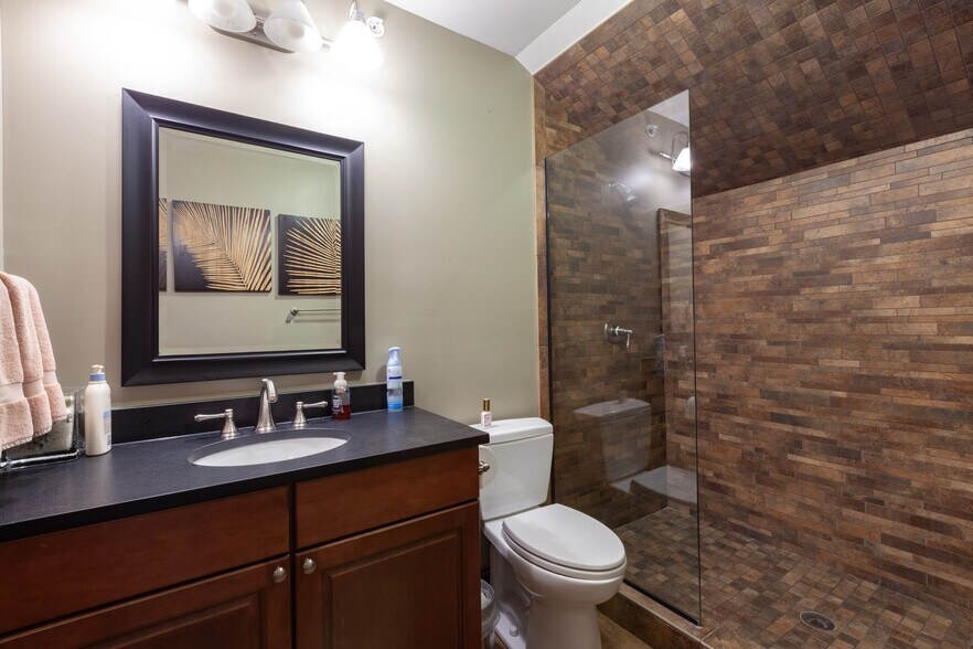 More Photos Of 55 Ogden Ave, Clarendon Hills Office For Sale