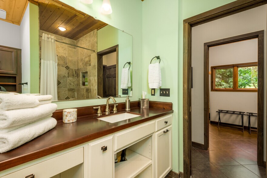 More Photos Of 818 Slagle Creek Rd, Grants Pass Winery Vineyard For Sale