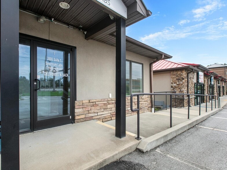 More Photos Of 2690 Hendersonville Rd, Fletcher Medical For Lease