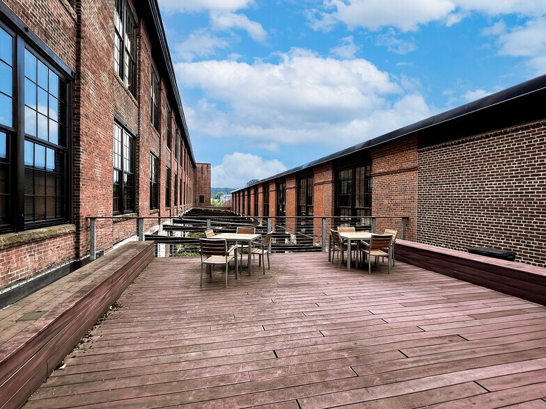 More Photos Of 313-317 Iron Horse Way, Providence Medical For Lease