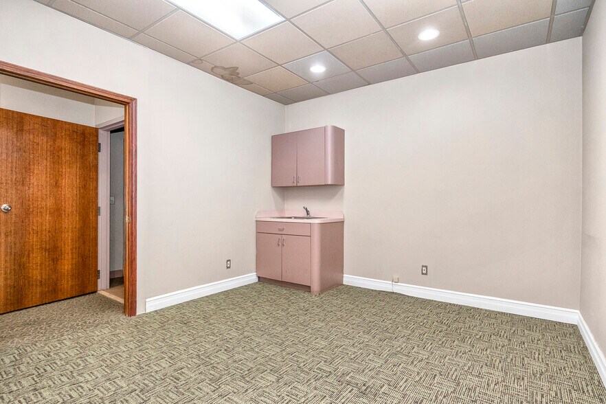 More Photos Of 5245 Schaefer Rd, Dearborn Medical For Sale