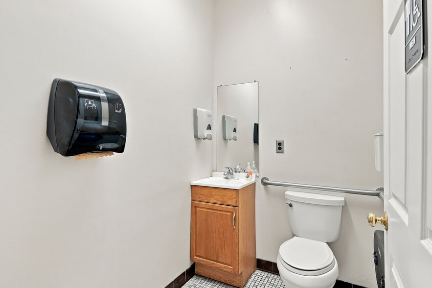 More Photos Of 12305 Beech Daly Rd, Taylor Flex For Lease