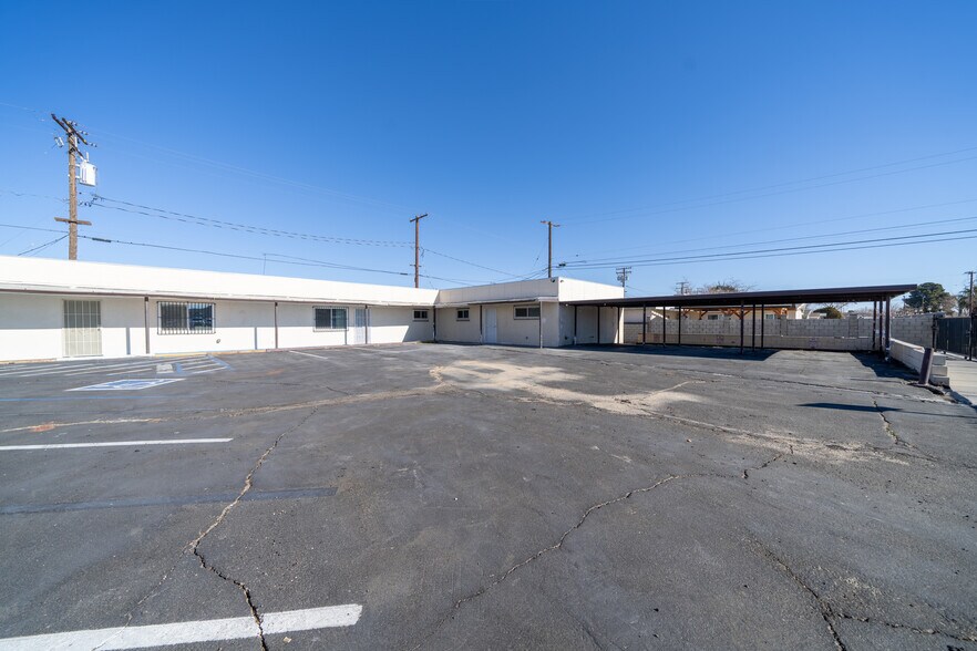 More Photos Of 44300 Division St, Lancaster Office For Sale