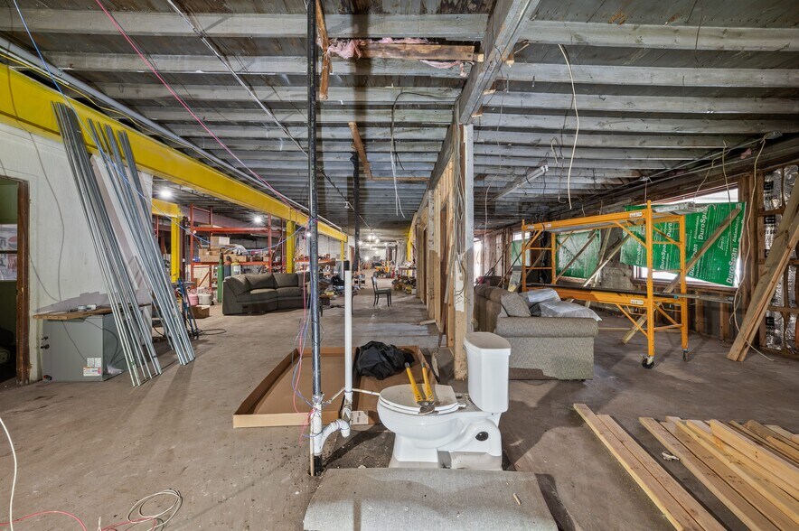 More Photos Of 500 Washington St, Coloma Manufacturing For Lease
